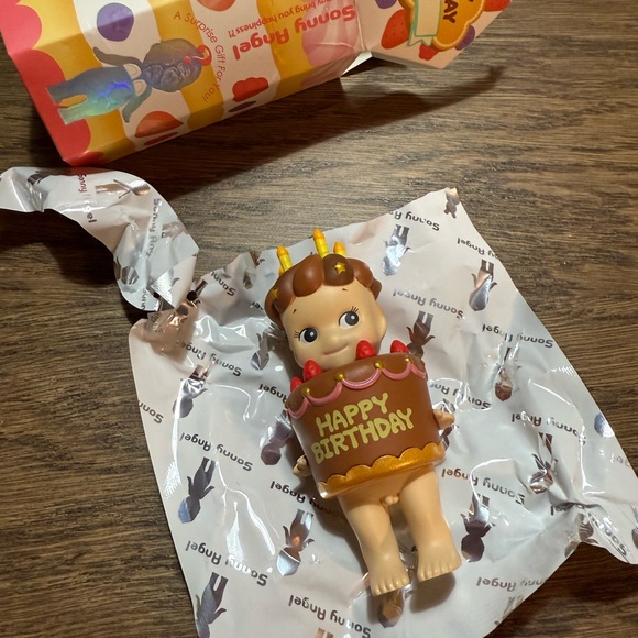 Sonny Angel Accessories - Sonny Angel Happy Birthday Cake